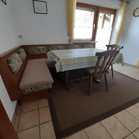 アパート Haus Frueh